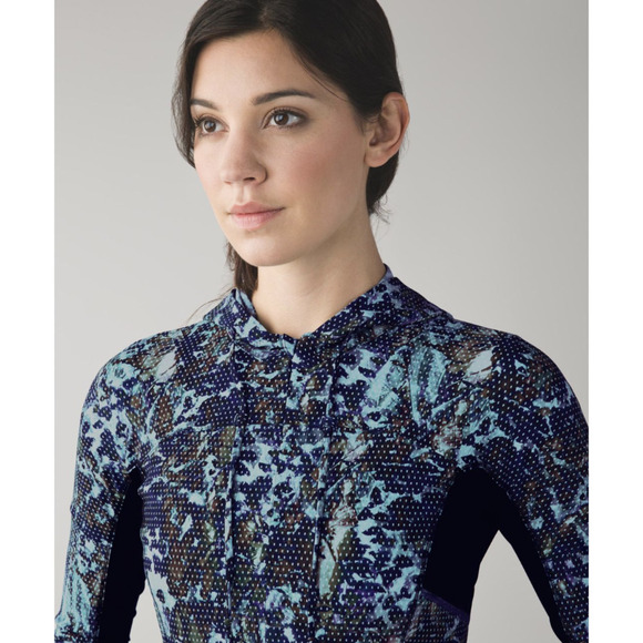 Lululemon Run UPF50+ Lightweight Hooded Slim Long Sleeve 4 Floral Black NWOT - Picture 3 of 13